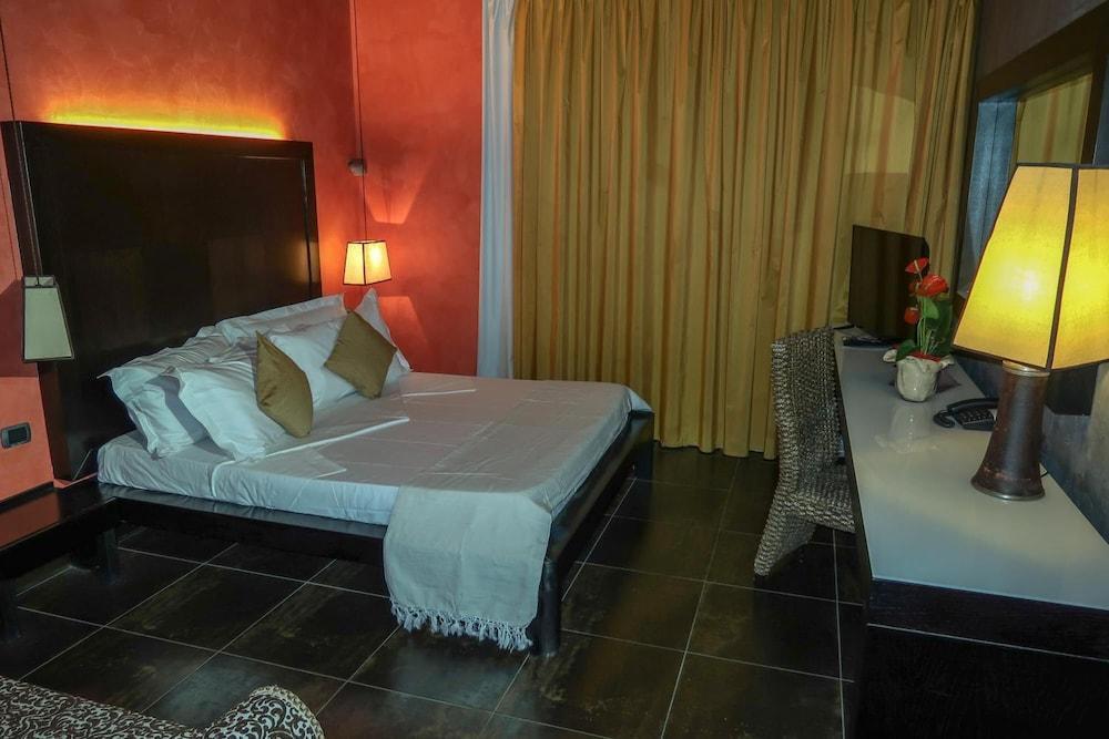 Baia Dei Turchi Hotel